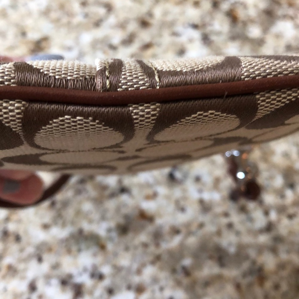 Coach wristlet - Picture 3 of 5